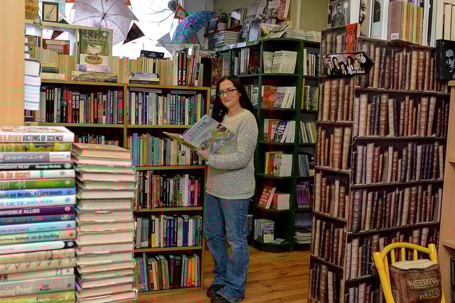 Mini-Memoir Writing Workshop with award-winning author DAVE DUGGAN in Little Acorns Bookstore. From 6pm to 7:30pm.