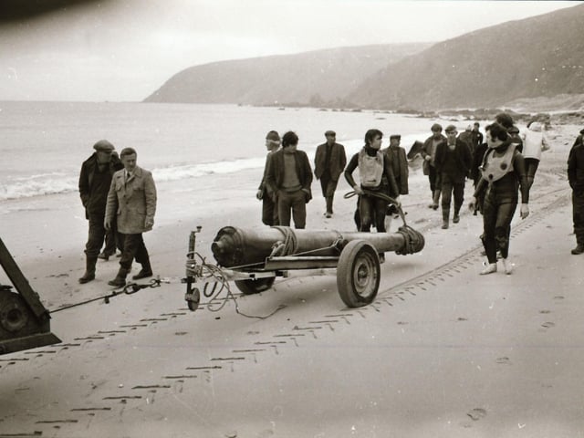 November 1975: Derry Sub Aqua Club members recover a cannon from La Trinidad Valencera four years on from discovering the 1588 Spanish Armada wreck off Kinnego Bay in Inishowen, Donegal.