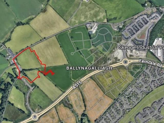 The application site outlined in red.