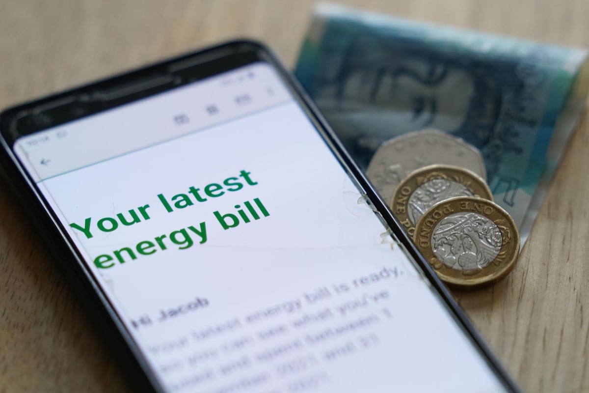 Energy company launches price cap-beating deal and it will pay you £400 to take it