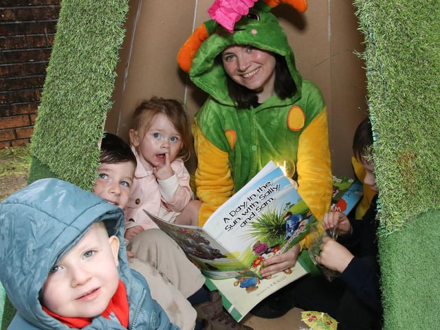 Storytelling with Amy at “Rooted in Wellness” annual Big Lunch & Health Event at Farland Way (Photo - Deirdre Heaney, nwpresspics) : .