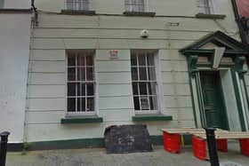 An application to convert former offices in Derry city centre into a restaurant and guest house have been newly-lodged with the local council.