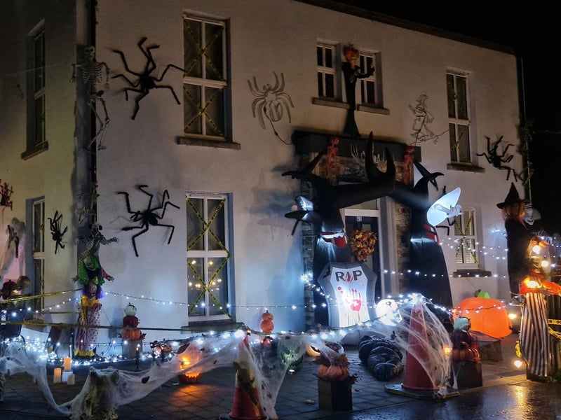 The brilliant Halloween decorations at Ivy Mead Hillocks are drawing crowds and encouraging donations to support the Northlands Addiction Centre.