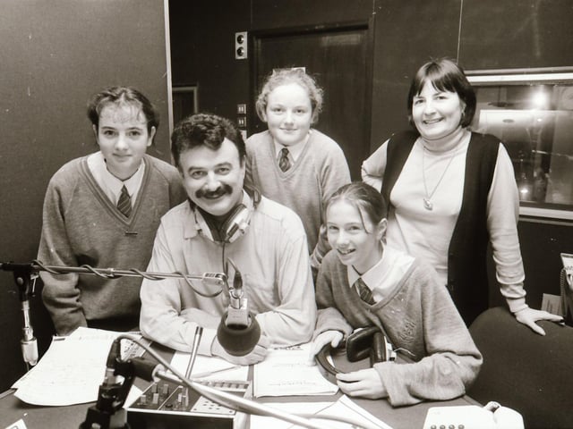 Frank Galligan in the studio with local students.