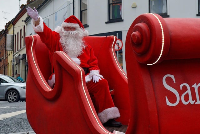 Santa arrives at Foyleside Shopping Centre on Saturday morning. Photo: George Sweeney.  DER2244GS – 60