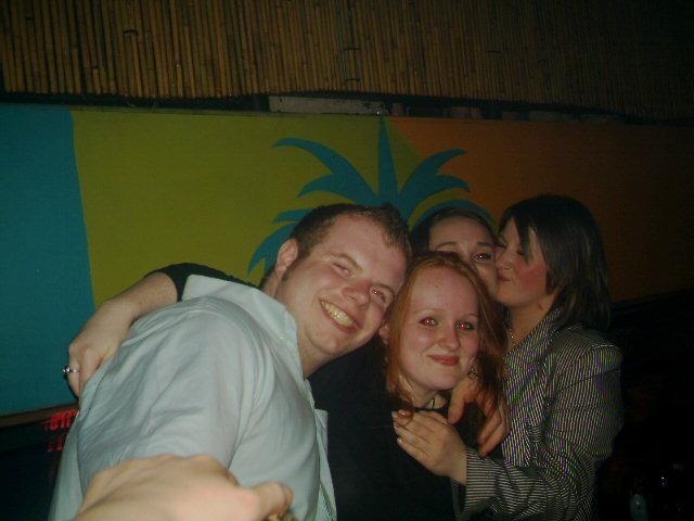 Exif-JPEG-422 : Out Last Night pictures in Derry bars in May 2005.