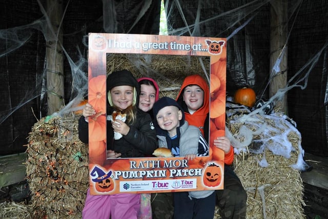 Having Hallowe'en fun at the Ráth Mór Revival Free Hallowe’en Pumpkin Patch
