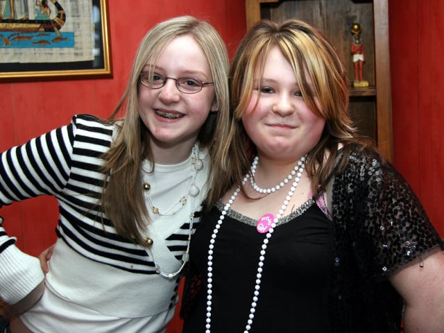 Emma pictured with her best frend Toni on the occasion of her 14th birthday at home.0020JML : Parties in Derry in Spring 2006.