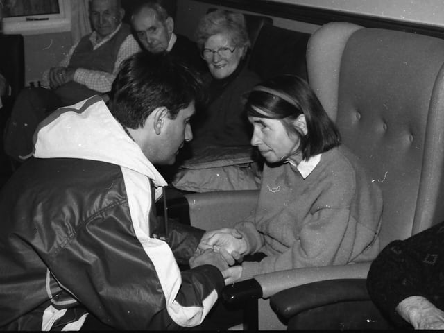 Daniel O'Donnell chats to a fan at Edenballymore