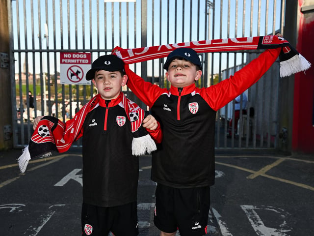 Derry City supporters Aidan and Conor Devlin before the SSE Airtricity Men's Premier Division match between Derry City and Shamrock Rovers at Find Insurance Celtic Park in Derry. Photo by Ramsey Cardy/Sportsfile