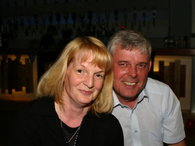 Dorothy and Michael Barr enjoying the fun at the wedding anniversity in Bar Zu 7282dd : Parties in Derry in July 2005.