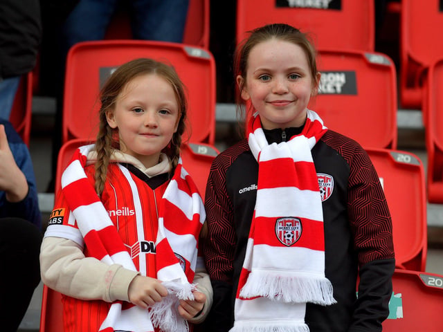 These two Derry City fans are delighted after their win over St Patrick’s Athletic on Friday night. DER2317GS-90A