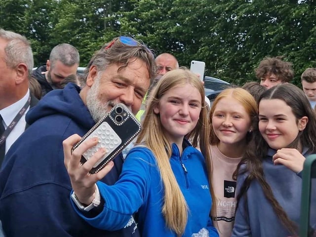 Taking selfies with Russell Crowe.