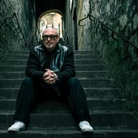 Original Fun Lovin’ Criminal Huey Morgan looking forward to playing iconic Come Find Yourself record in Derry this Hallowe’en