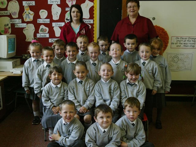 Glendermott PS P1 pupils with class teachers Ann Concannon and Gillian Monteith. (2309JB51):20 years on: Young people across Derry and Donegal starting school in September 2003