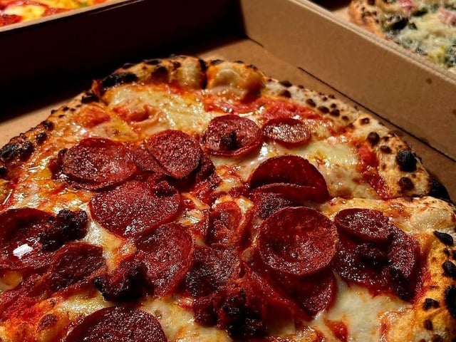 Mena's Wood Fired Pizzas is located on Stanley's Walk and has 4.5 stars out of 5, with 55 reviews. One reviewer said: "Great pizzeria tucked away in a wee corner of Derry. Food is amazing and the staff are more than helpful and friendly. Give it a try and you won't be disappointed. They have catered to my tastes on a number of occasions. Thanks for great service. My new go to for pizza. The tuscan fries are sublime"