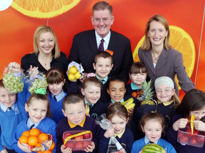 Pupils from Gaelscoil Éadain Mhóir, Nazareth House and Long Tower Primary Schools who participated in a 'Fresh Fruit in Schools Initiative' organised by the Bogside and Brandywell Health Forum. Also included are Maura O'Neill, nutritionist Health Promotion Department, Jim O'Mahoney, manager, Sainsbury's who have donated fruit for the programme, and Karen Mullan, Bogside and Brandywell Health Forum.
