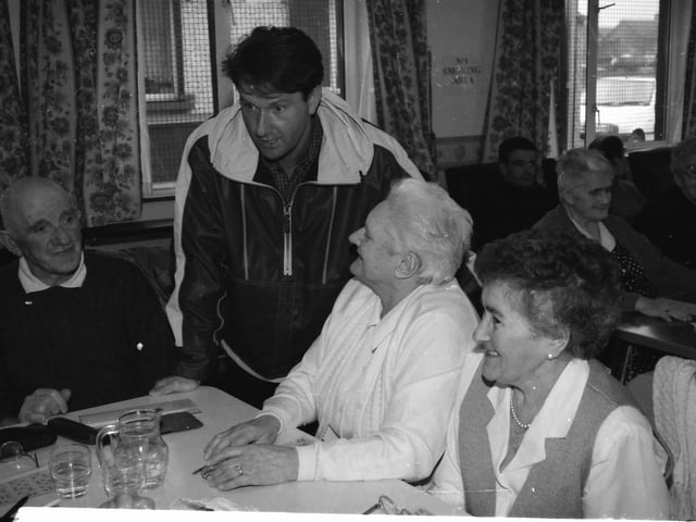Daniel O'Donnell chats to residents at Edenballymore