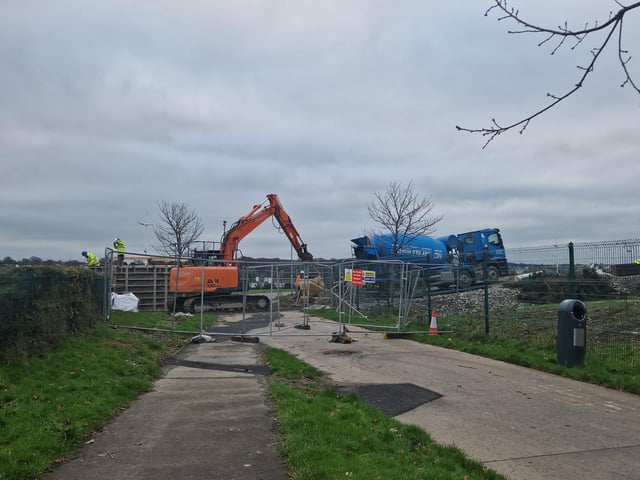 Works are steadily progressing on the new Derry bridge, which is due to be completed by Spring this year. The riverside path connecting the Bay Road Nature Reserve to the new bridge has kerbs and gravel laid and lampposts almost fully installed. The base for the bridge to sit on the Bay Road side seems to be fully complete with concrete being pored on the other side's base.