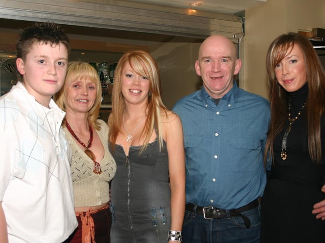 Birthday Girl Kirstin centre with brother Garth, Mum Majella, Dad Danny and Sister Siuan. 2299/dd