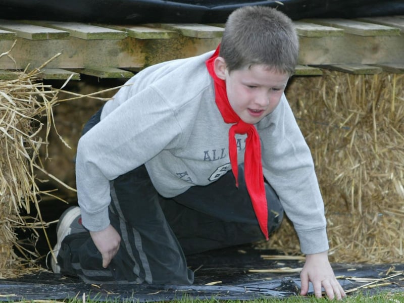 Shane Brolly from Convoy on the obstacle course. (0306JB59)