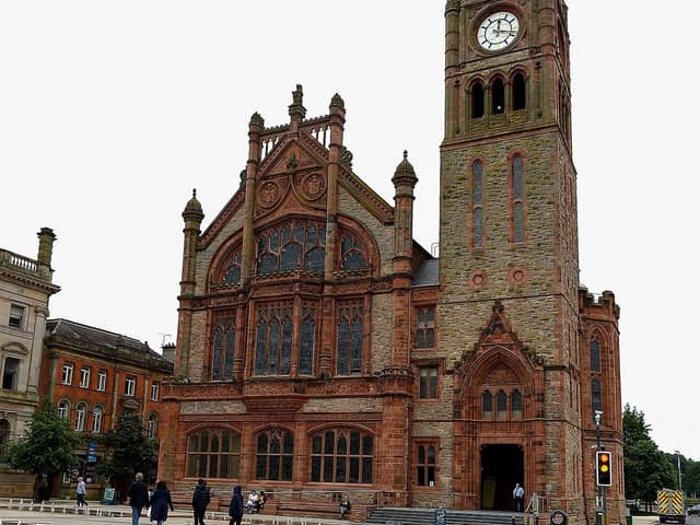 The Guildhall and Guildhall Square. DER2126GS - 040