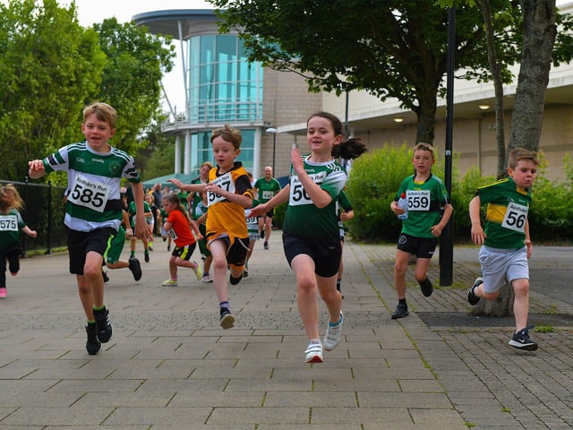 Aodhan’s children’s race underway on Thursday evening last. Photo: George Sweeney. DER2326GS - 48