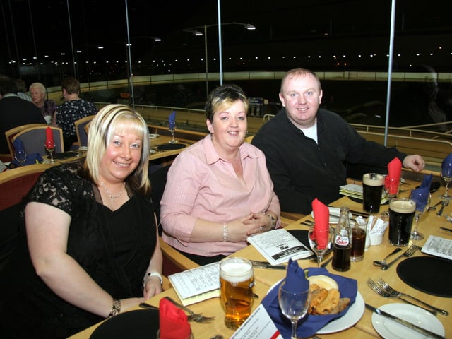 Cathy Clarke, Linda Clarke, Keith Curran 0049JML : Parties and nights out in Derry and Donegal in February 2006.
