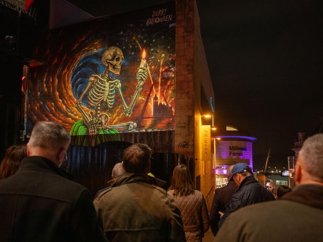 The 40th Anniversary celebrations marking Derry City and Strabane District Council’s annual Halloween Festival in the city have begun with the Awakening of the Walls with a combination of live performance, projections, music with shocks and surprises for the tens of thousands of visitors to the city. The event culminates on Saturday with a carnival parade and a spectacular fireworks display over the River Foyle. Picture Martin McKeown. 28.10.26