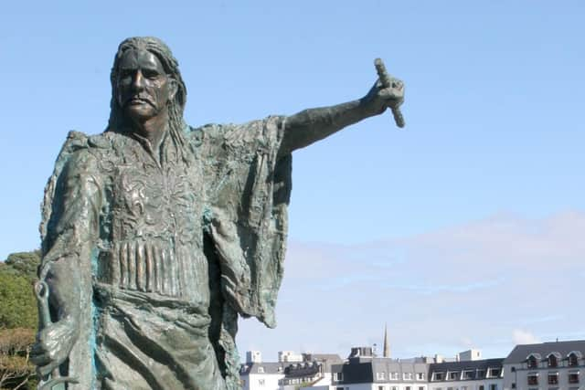 The Red Hugh O'Donnell sculpture in Donegal Town.0210TG10