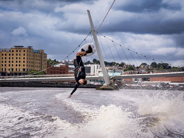 Water acrobatics on the Foyle.