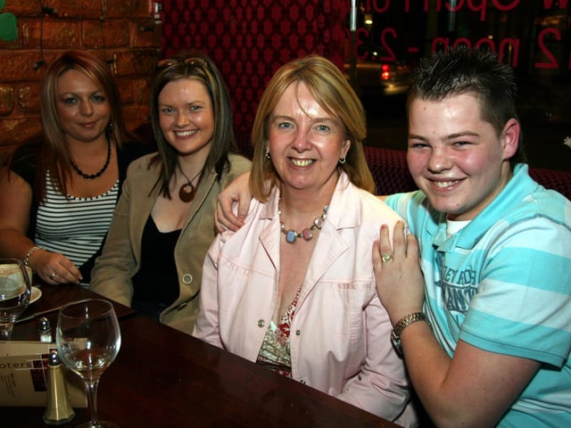 Derryn smiles for the camera with Mary, Danielle and Stephanie 0051JML : Parties and nights out in March 2006
