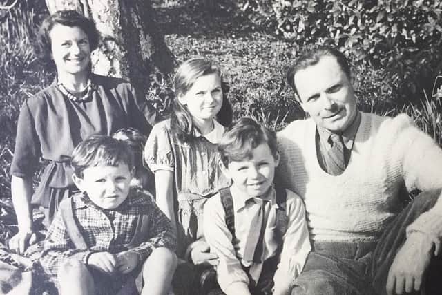 Thomas and Agnes Finnegan with their elder children.