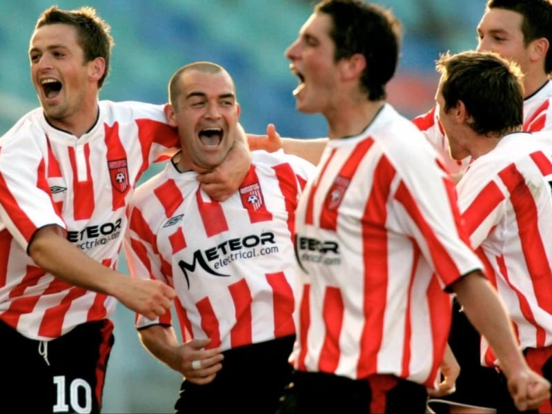 Derry City FC Home Shirt 2006 (Kevin McHugh, Sean Hargan, Ruaidhrí Higgins, Barry Molloy and Kevin Deery). Umbro.
