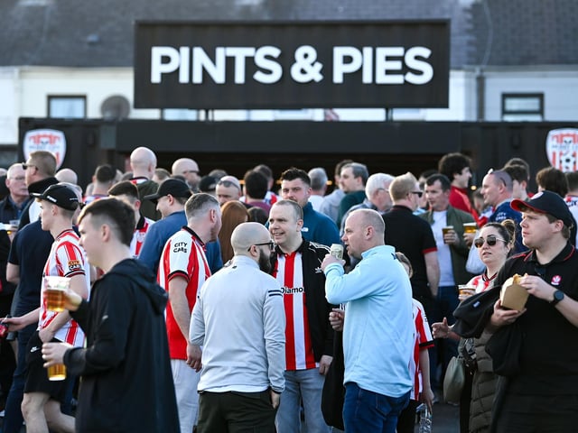 Supporters at the Fan Zone before the SSE Airtricity Men's Premier Division match between Derry City and Shamrock Rovers at Find Insurance Celtic Park in Derry. Photo by Stephen McCarthy/Sportsfile