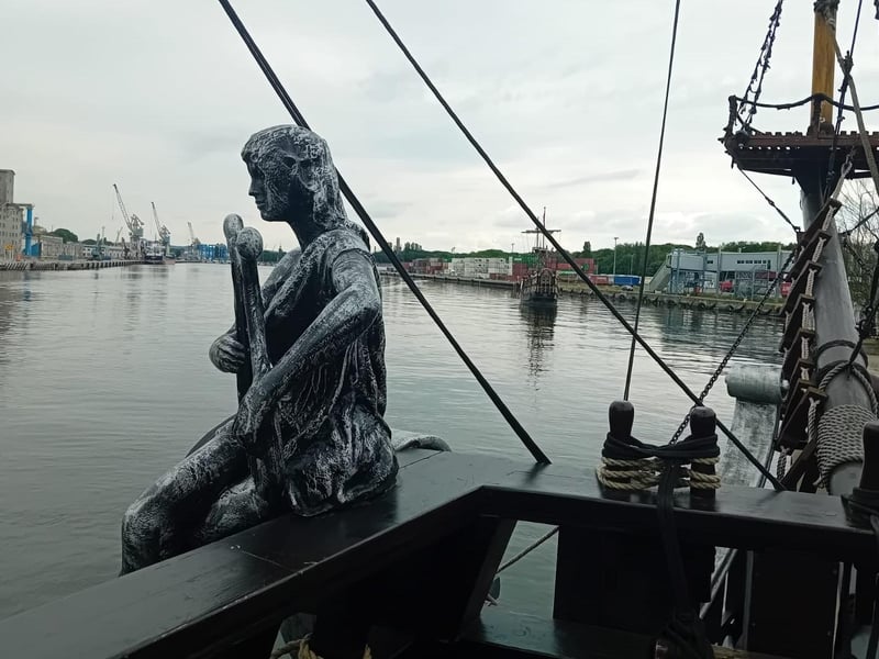Aboard the Czarna Perła (Black Pearl) on the Motlawa.