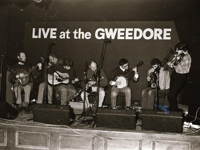 Live band playing in the Gweedore in December 1994.