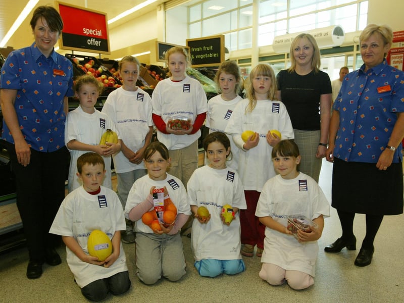 Derry youngsters enjoying summer in August 2003