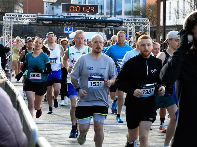 Runners taking part in the Bentley Group Walled City 10 Mile race, Ebrington Square.  (Photo - Tom Heaney, nwpresspics)