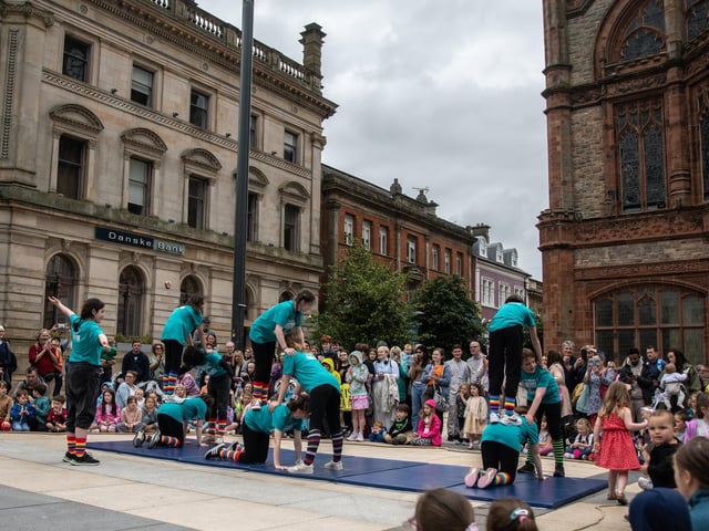 Youth Circus show in Guildhall Square