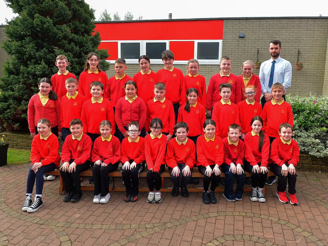 Mr Hargan’s P7 leavers class at Steelstown Primary School. Photo: George Sweeney.  DER2320GS – 65