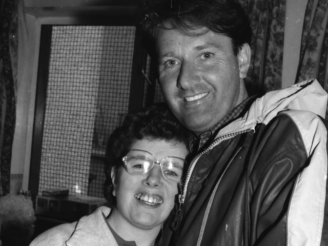 Daniel O'Donnell with a fan at Edenballymore