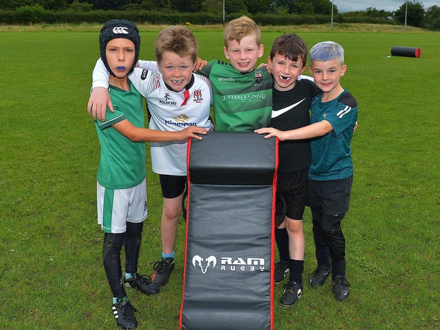 Some of the children who took part in the recent City of Derry Youth Rugby Summer Camp.  Photo: George Sweeney. DER2331GS – 48