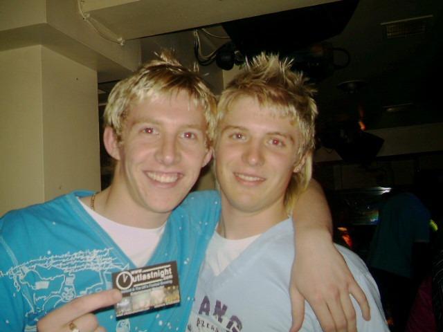Exif-JPEG-422 : Locals having a good time at Derry's nightlife spots back in June 2005.