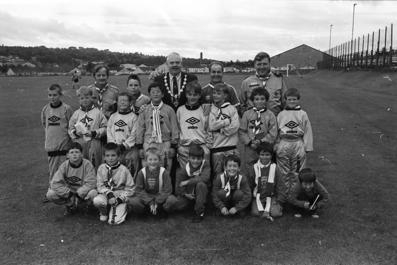 Ball boys for the game pictured with the Mayor of Derry, David Davis.