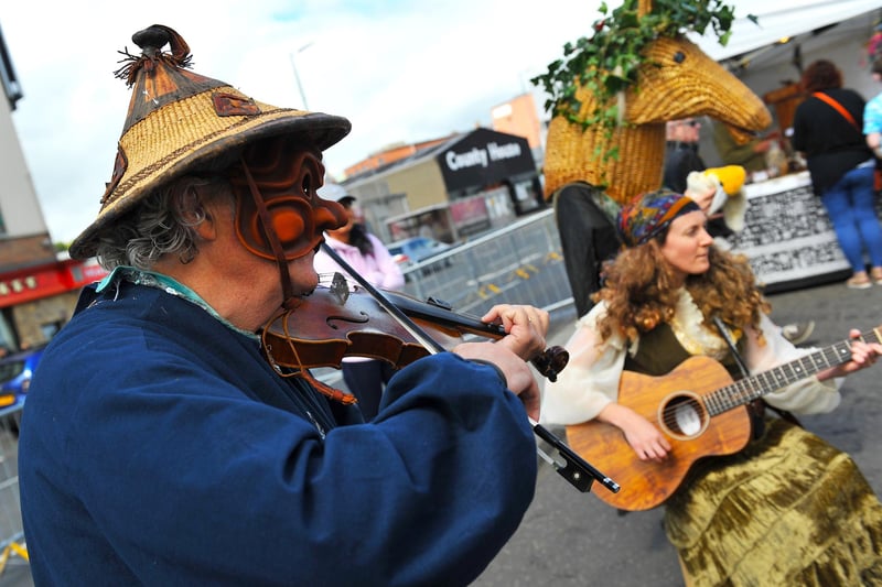 Traditional music performers at the Foyle Maritime Festival. Photo: George Sweeney.  DER2229GS – 007