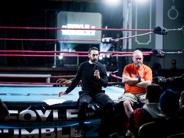 Having a ringside chat before the mayhem.