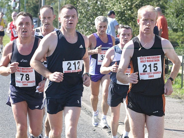 Leading this group of runners are Liam Hamilton (78), Gary McLaughlin (212) and Paul Duddy (215). (1609T41).:.