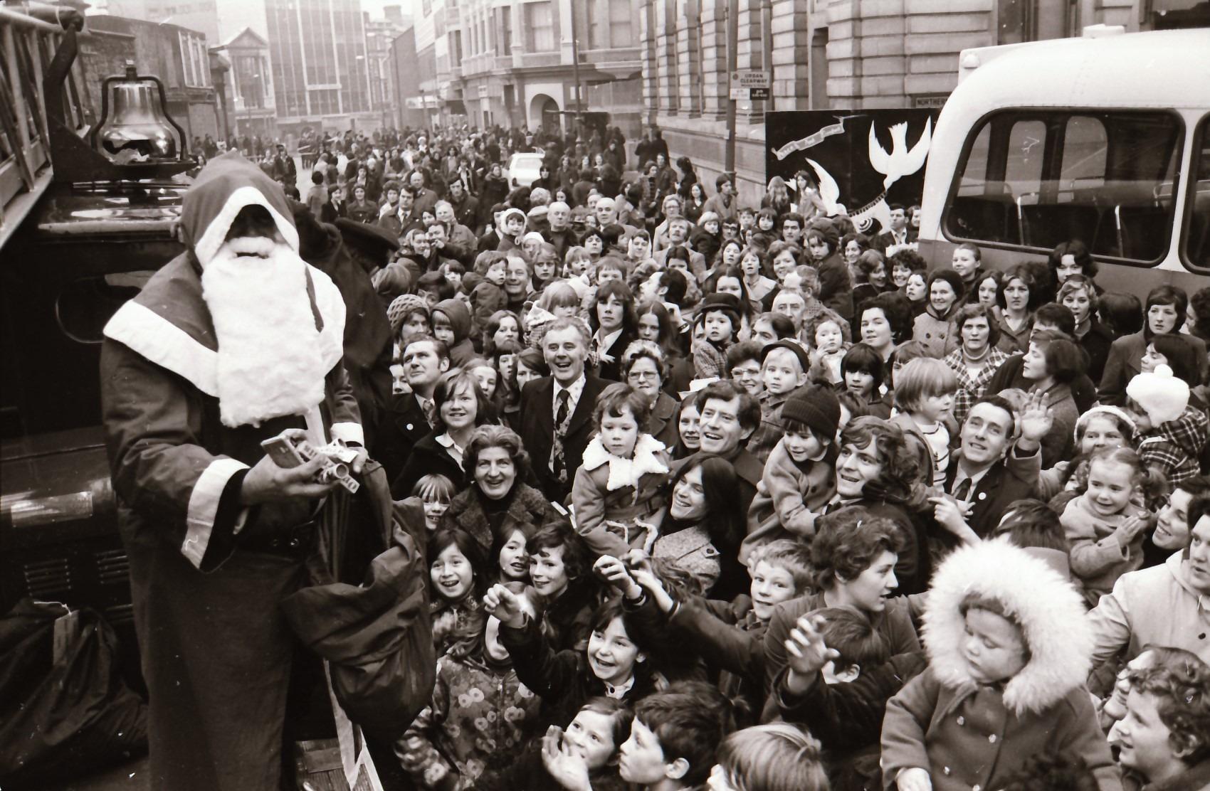 83 great pictures from Derry & Donegal back in December 1975