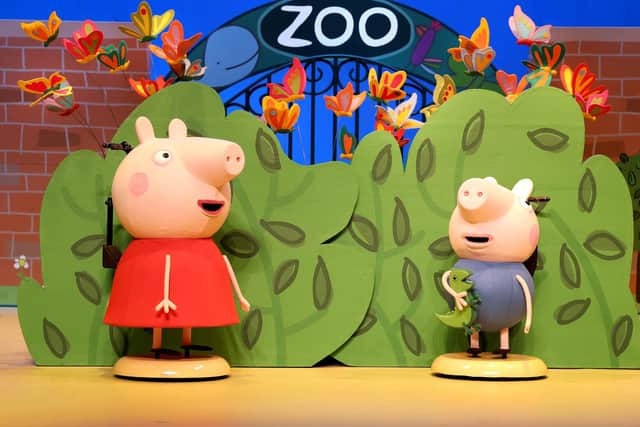 Join Peppa, along with her family and friends as they go to the zoo and also the beach for a special party- it’s going to be an exciting and fun packed day